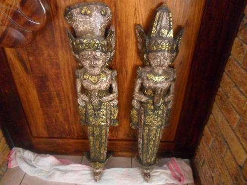 2 x wooden figgers 1meter in length (wall hangings )