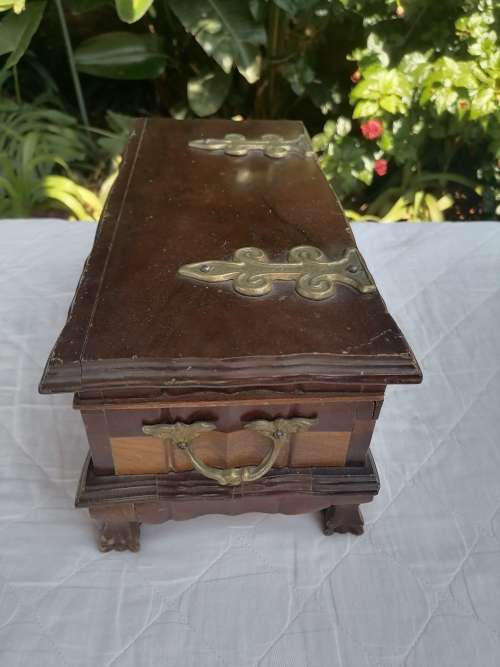 Imbuia Ball & Claw Jewelry Box - With Original Key