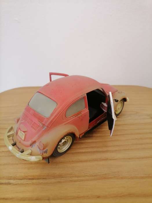 Maisto 1/24 VW Beetle `Old Friends` - Die Cast - 17 CM LENGTH - AMAZING CONDITION
