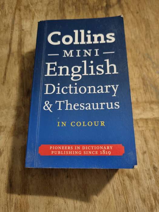 Collins Mini English Dictionary and Thesaurus