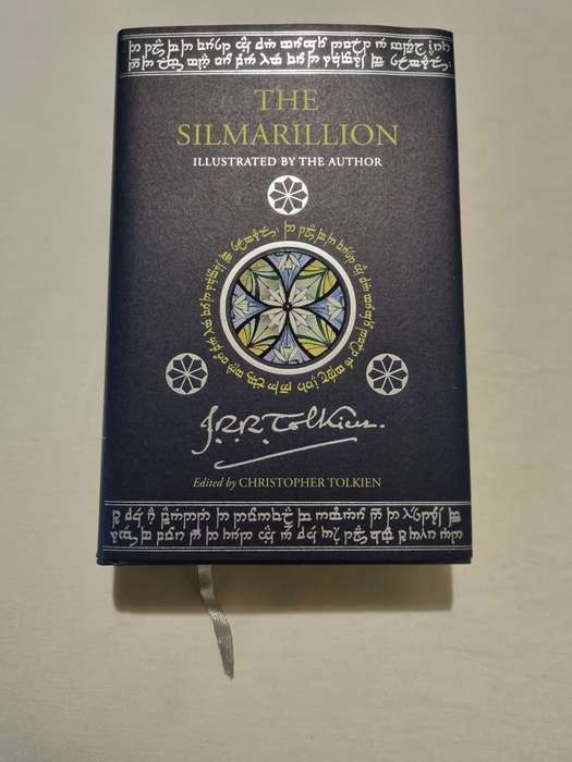 The Silmarillion - Illustrated by JRR Tolkien