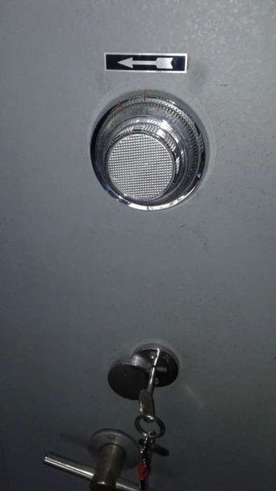 Safe - floor-mount