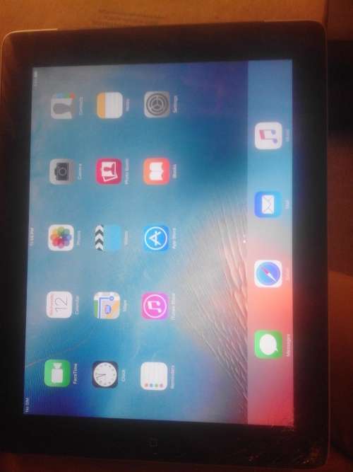 IPAD 64GB (cracked glass)