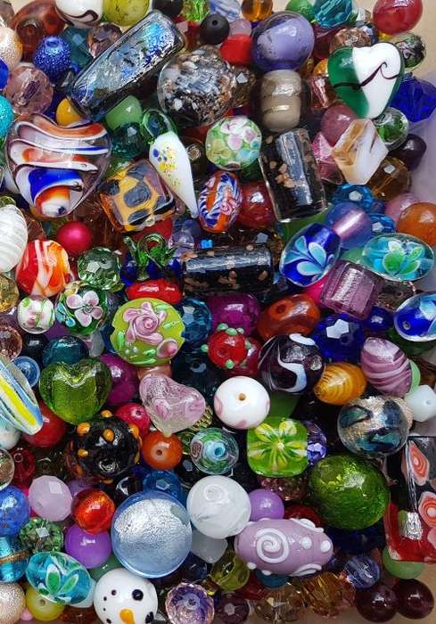 Weekend Special ** 2.1Kg  Assorted Glass Beads & Pearls- +/- 4200 Piece