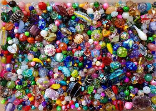 Weekend Special** Massive ** 3.2 Kg  Assorted Glass Beads & Pearls- +/- 7000 Piece