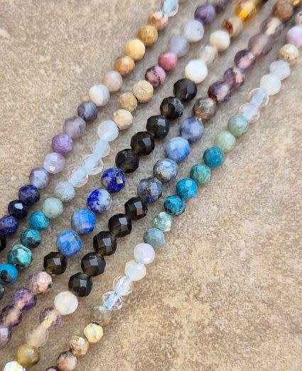 1 Strand (+/-3mm) Natural / Mixed / Gemstone / Round Faceted Beads +/-150pc (+/-39cm)