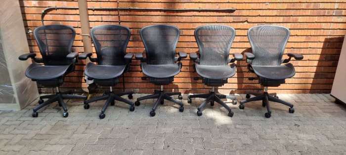 HERMAN MILLER OFFICE CHAIRS AERON SIZE B