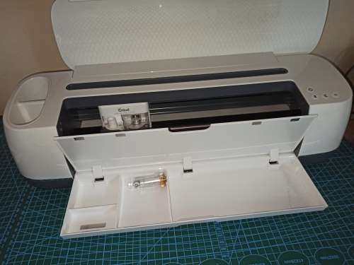 Cricut Maker - Excellent condition
