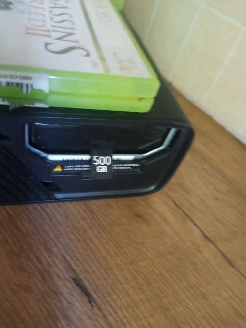 Xbox 360 e 500gb bundle