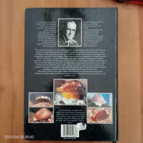 Burgess` Cowries of the world - C. M Burgess