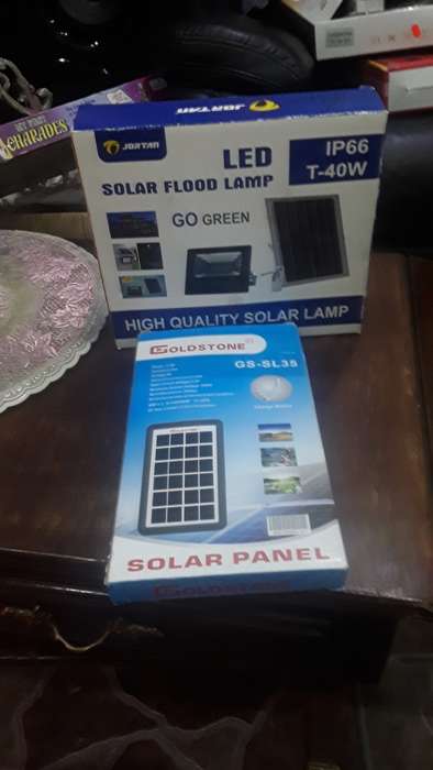SOLAR POWERED LED FLOODLIGHT WITH SOLAR PANEL