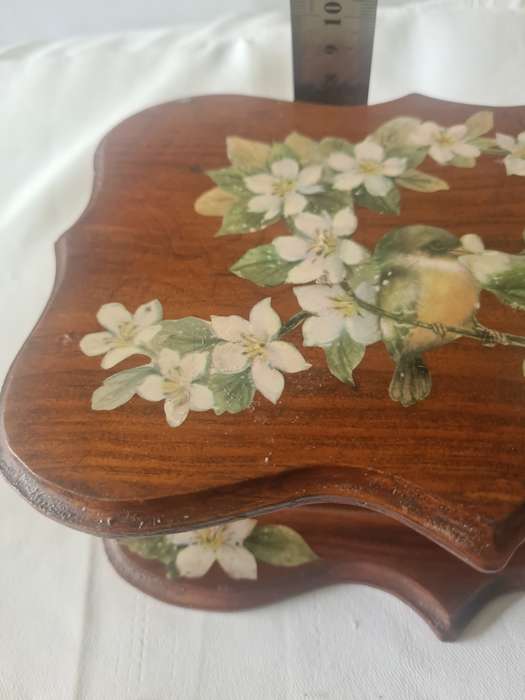 VINTAGE DECOUPAGED SOLID WOOD JEWELRY BOX