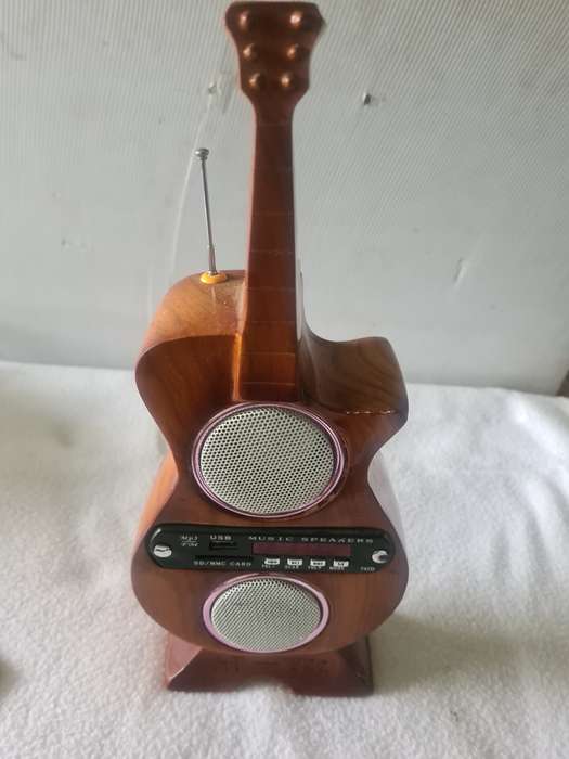 SOLID WOOD VIOLIN SHAPE USB RADIO