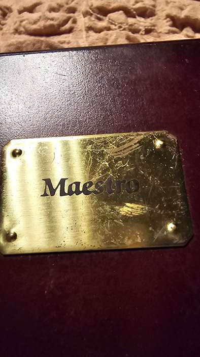 MAESTRO COMPASS IN SOLID WOODEN BOX
