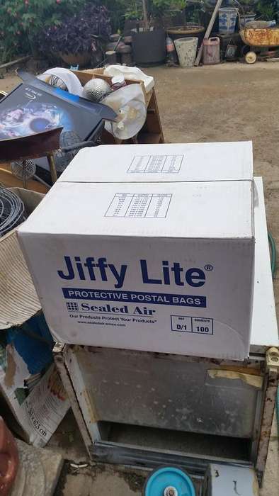 100 X JIFFY LITE INNER BUBBLEWRAP DI POSTING ENVELOPES(BID PER ENVELOPE TO TAKE ALL )-SEE DESCRIPTIO