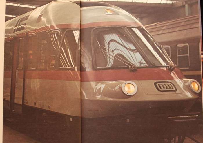 HIGH SPEED TRAINS - JANE COLLINS (1 ST PUBLISHED 1978)