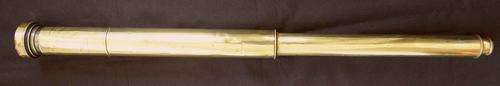 SINGLE DRAW BRASS TELESCOPE DAY OR NIGHT CA.1810/25,INSCRIBED WITH THE MAKERS MAKE