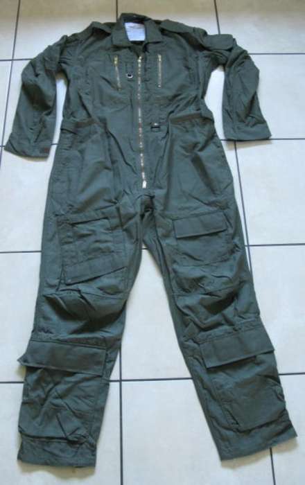 SAAF PILOTS FLYING OVERALL NEW (UNISSUED) LABELLED & DATED 2001.  SIZE RL107 (LARGE)