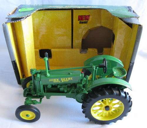JOHN DEERE BW DIE CAST TRACTOR SCALE 1:16