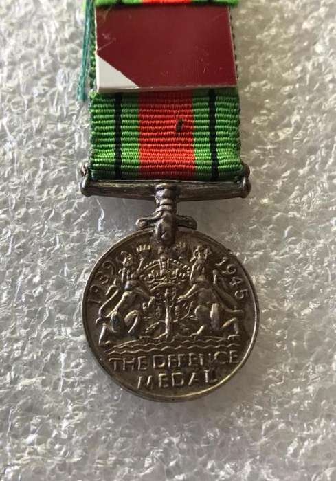 WW2 MINIATURE DEFENCE MEDAL