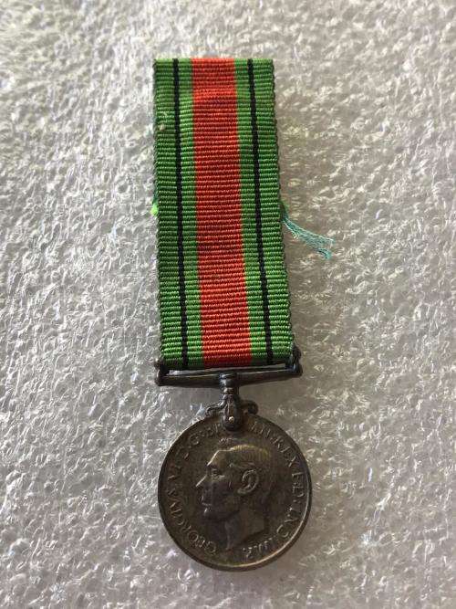 WW2 MINIATURE DEFENCE MEDAL