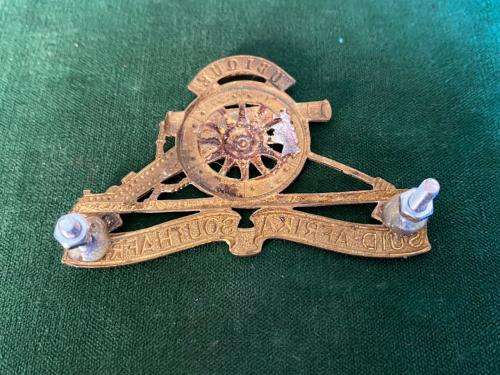 ARTILLERY METAL CAP BADGE-WORN CIRCA 1959-1976-2X SCREW LUGS (REPLACED)