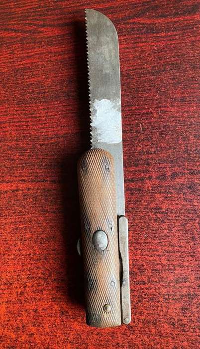 German WW1 Foldable Medics Knife - Overall Length 362mm