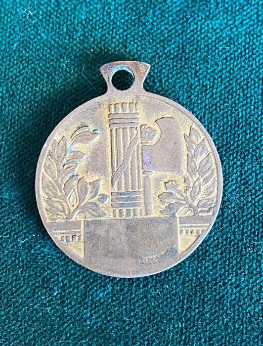 ITALIAN WW2 MUSSOLINI,THE FASCIST DICTATOR MEDAL-DIAMETER 25 MM