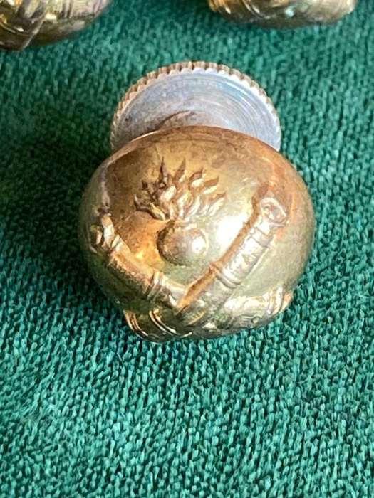 4X ITALIAN ARTILLERY TUNIC BUTTONS-SOLD TOGETHER