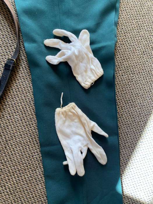 RHODESIAN GREENS,COMPLETE WITH TROUSERS,SAM BROWN AND PARADE RLI GLOVES-IT BELONGED TO DES JORDAAN-