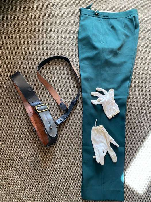 RHODESIAN GREENS,COMPLETE WITH TROUSERS,SAM BROWN AND PARADE RLI GLOVES-IT BELONGED TO DES JORDAAN-