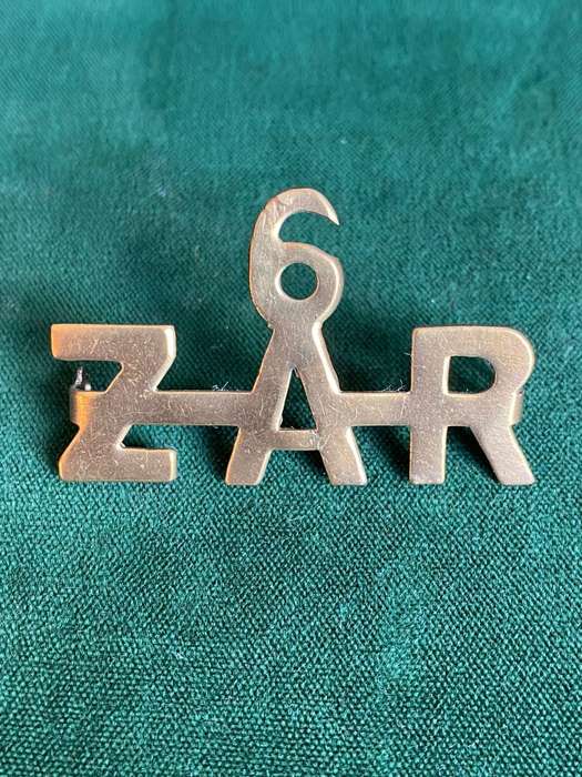 6 TH ZUID AFRIKAANS RUITERS TITLE-SHEET METAL - 2 LUGS -WORN 1915-18