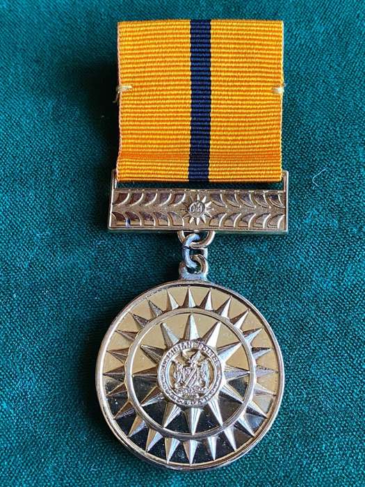 NAMIBIAN POLICE FULL SIZE HONOURABLE DISCHARGE MEDAL (2003) AWARDED ON HONOURABLE DISCHARGE FROM THE