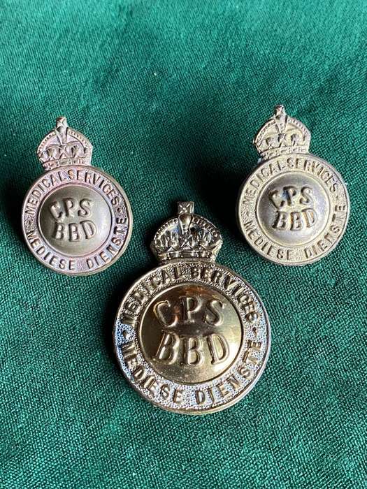CIVILIAN PROTECTION ON SERVICE MEDICAL SERVICE SECTION CAP (NO LUGS) AND COLLARS-WORN WW2