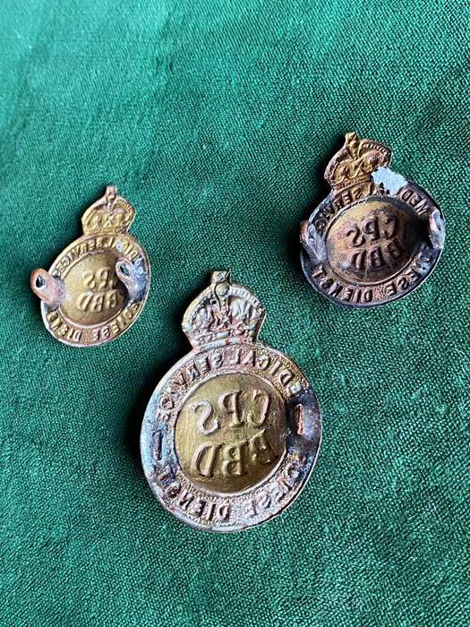 CIVILIAN PROTECTION ON SERVICE MEDICAL SERVICE SECTION CAP (NO LUGS) AND COLLARS-WORN WW2