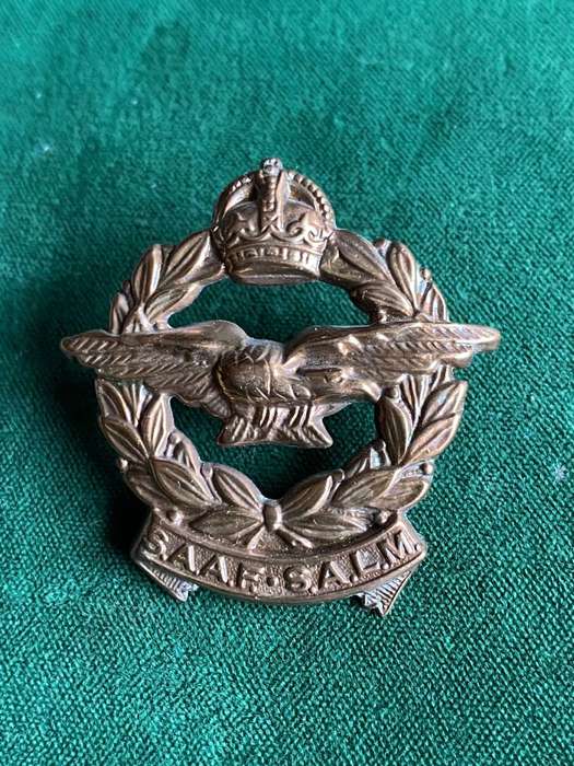 SAAF CAP BADGE,BRONZE-WORN 1926-1959- 2 LUGS