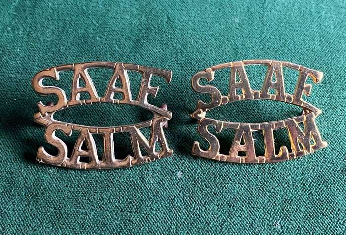 SAAF SHOULDER TITLE PAIR VARRIANT-WORN 1940'S-1950'S-LUGS INTACT