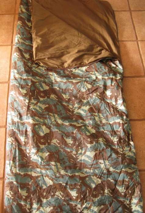 32 BATTALION SUMMER CAMO SLEEPING BAG.