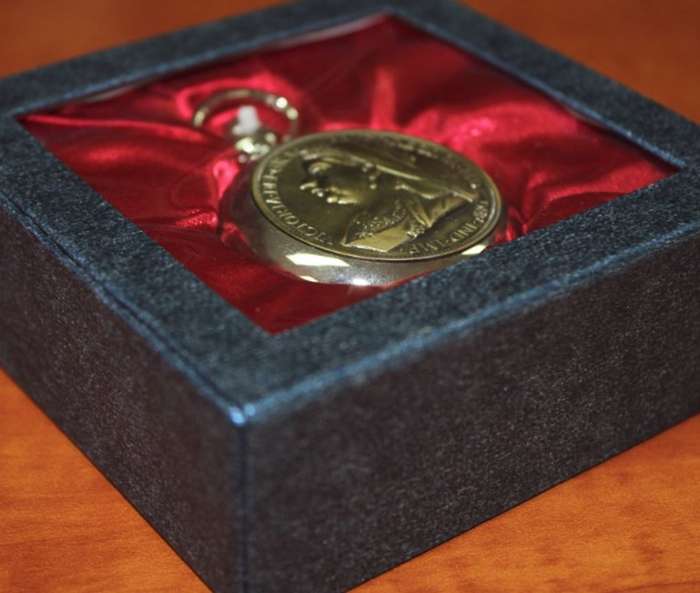 Stunning 1899 One Penny Pocket Watch in a Gift Box
