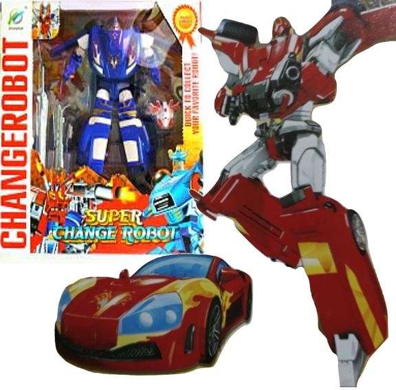 Super Change Transformer Robot Quickly Transforms Into a Car With Accessories