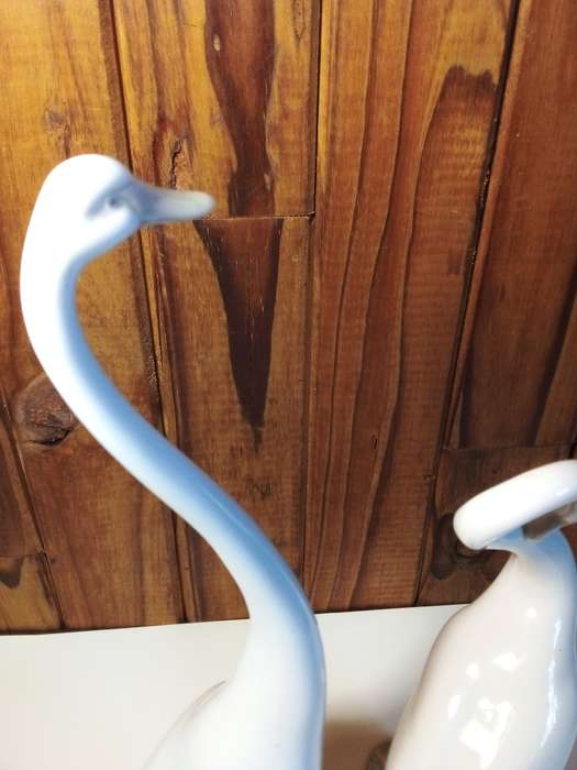 Pair of Nao Spain Swan Figurines