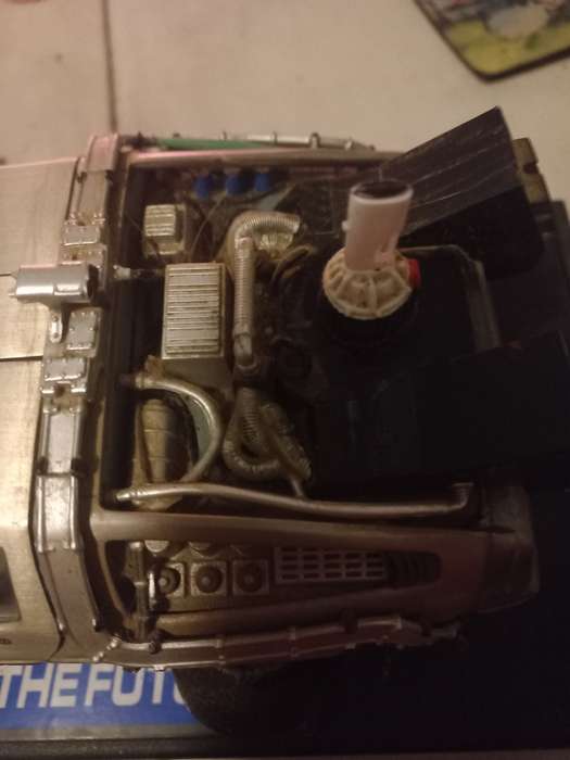 DE LOREAN BACK TO THE FUTURE PART II 1/18 SUN STAR