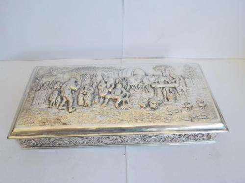 BEAUTIFUL!! VINTAGE DUTCH SILVER PLATED BOX WITH AMAZING DETAIL & SUPERB CONDITION, WOW!!!