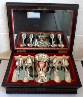 MAGNIFICENT!! 16 PIECE 1848 DUTCH HALLMARKED SILVER TEA SPOON SET WITH CADDY & STRAINER 171,5g WOW!!