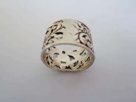 WOW!! CHUNKY STERLING SILVER RING WITH STUNNING DESIGN!! 5,9g   SIZE O1/2  WOW!!