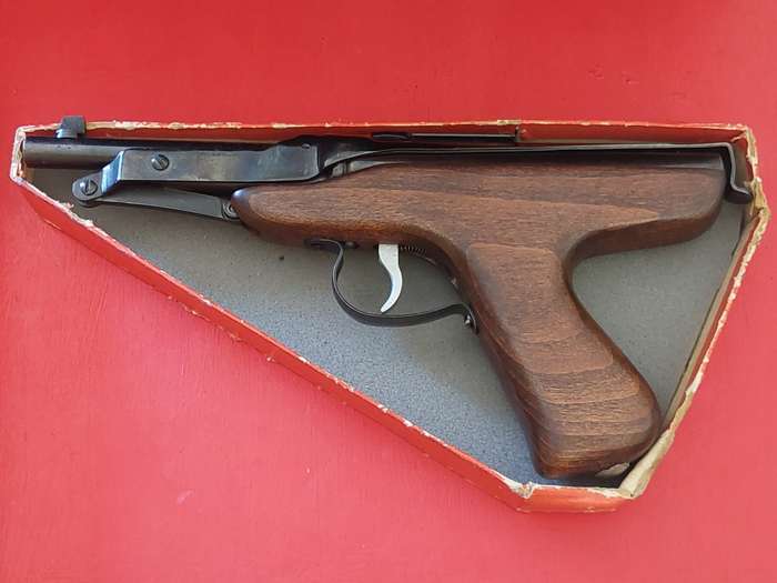 Rare vintage 1960`s Diana mark iv air pistol with box 100% working