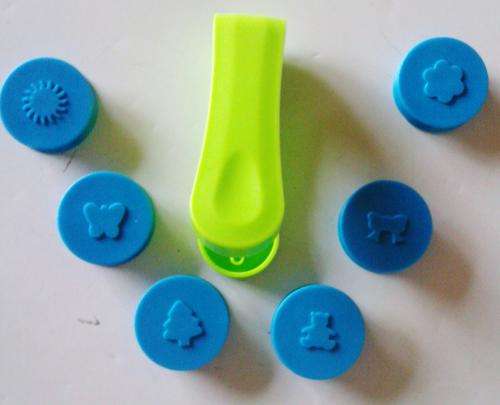 EMBOSSER SET (6 Molds) For every scrapbooking and card-making fanatic!!! Bear, butterfly, flower, bo