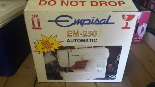 Empisal EM-250 Sewing machine
