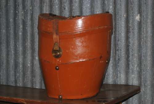 VICTORIAN TOP HAT TRAVELLING CASE - LEATHER