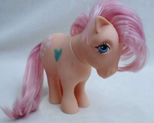 FOR LIVIA ONLY - HASBRO G1 MY LITTLE PONY - PEACHY - 1982 PAT PEND - HONG KONG !!